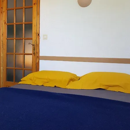 Avec Agreable Loggia Dans Privee Frejus